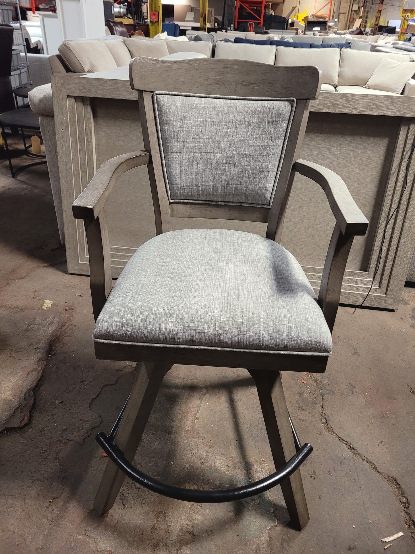 Albany Crest Tulip Spectator Counter Stool