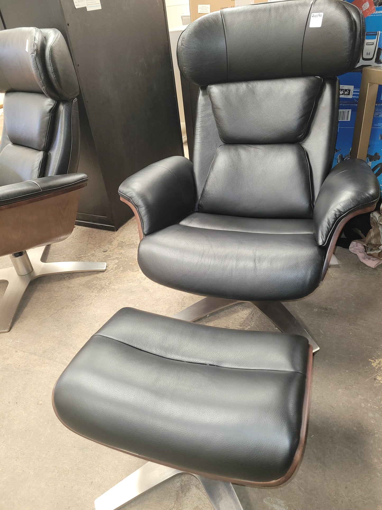Janer Leather Swivel Chair