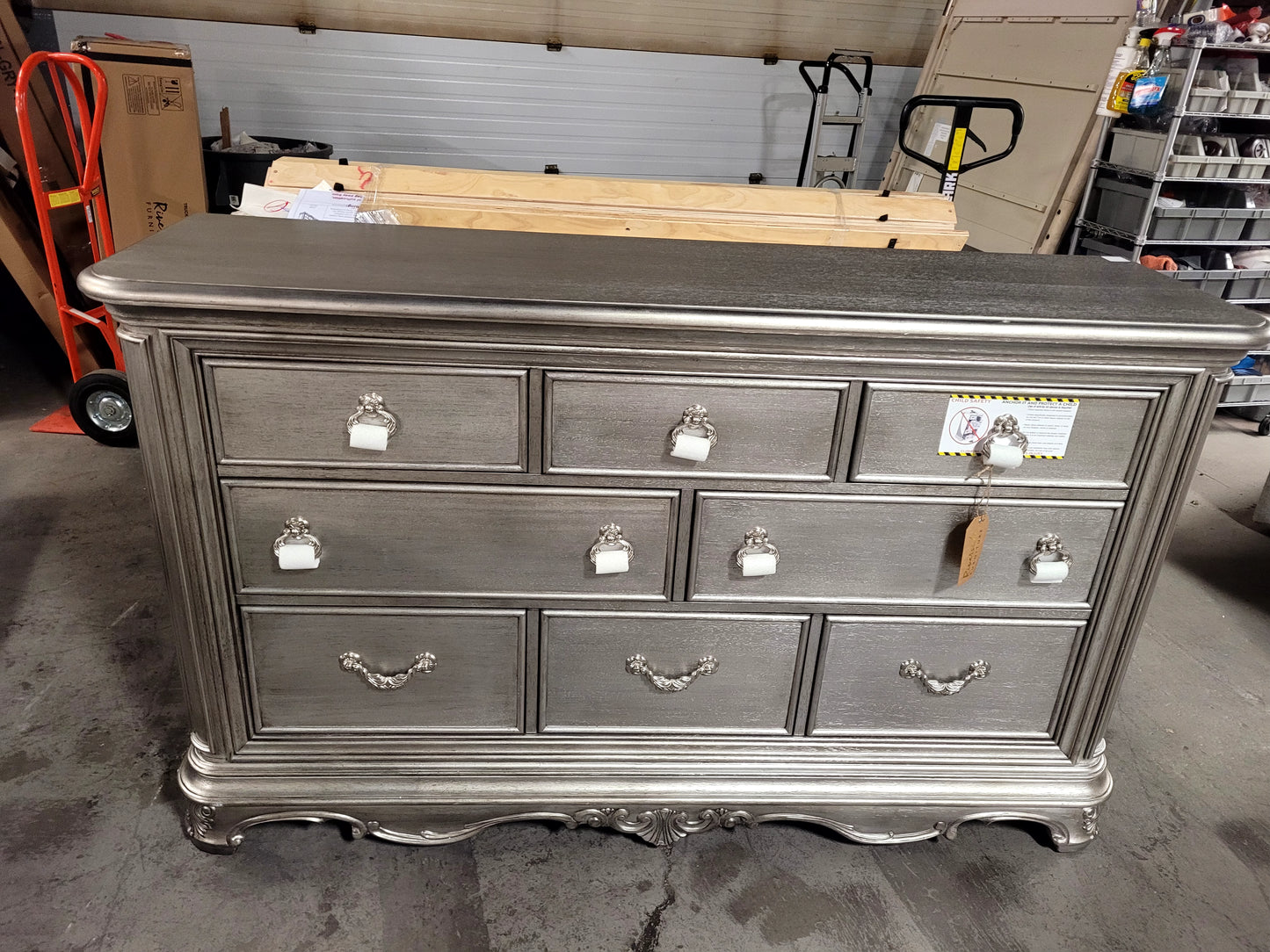 Nicosa Dresser