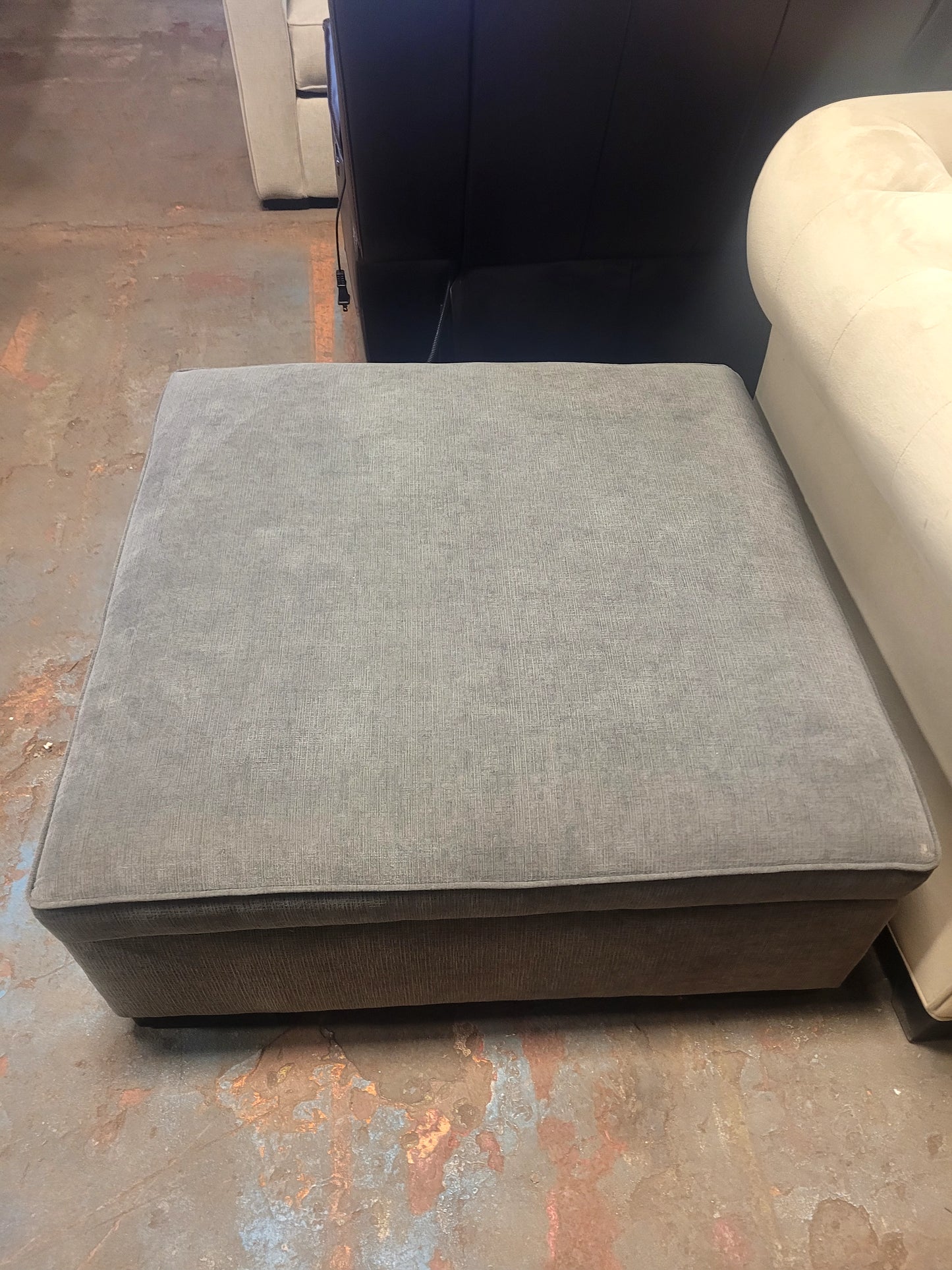 36" Radley Storage Ottoman (Heavenly Mocha Grey)