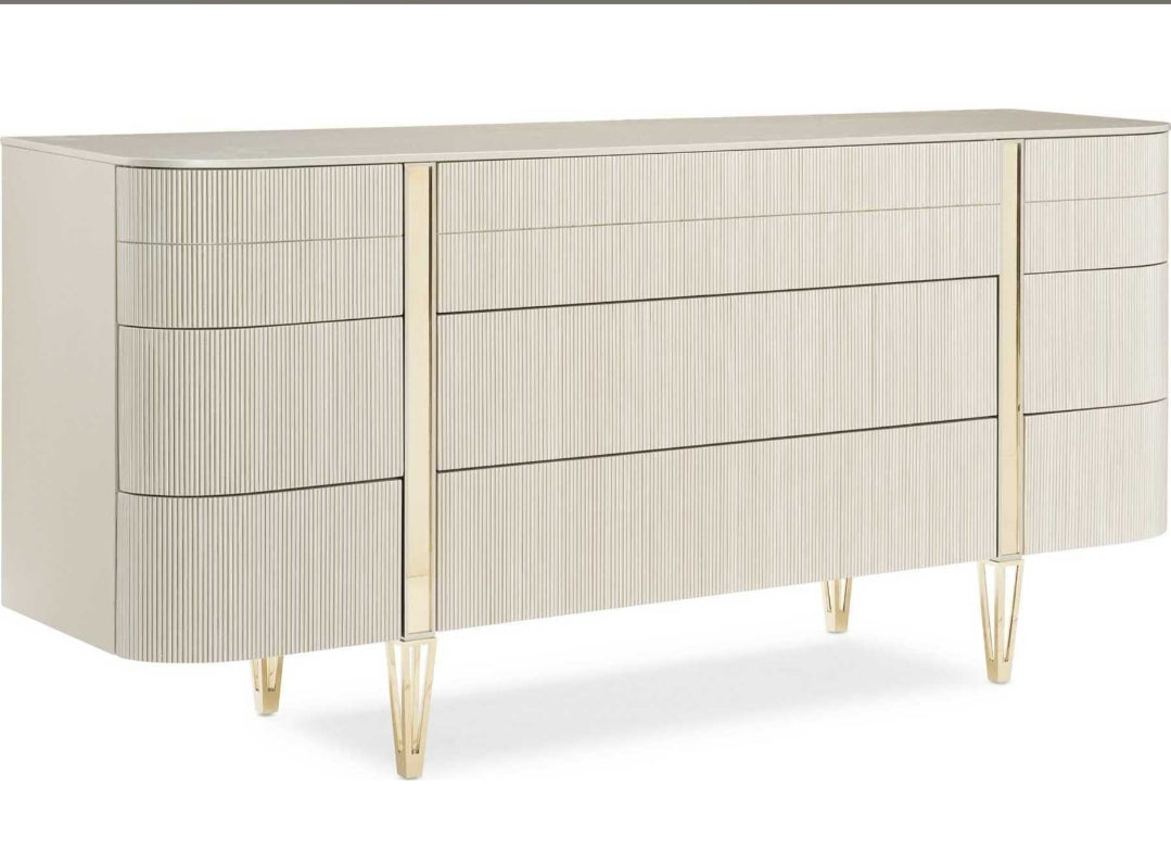 Caracole Classic Love at First Sight 9-Drawers White Dresser