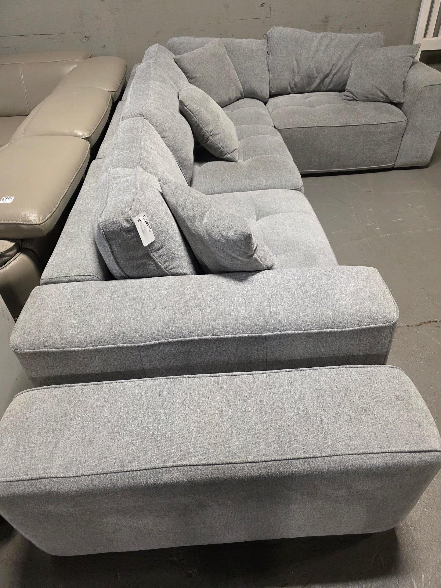 Nycolle 5-Pc. Modular Fabric L-Shape Sectional with 1 Console (Mineral)