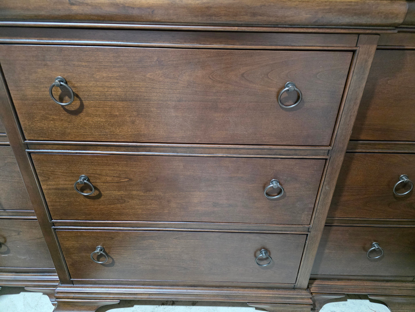 Nelman Dresser