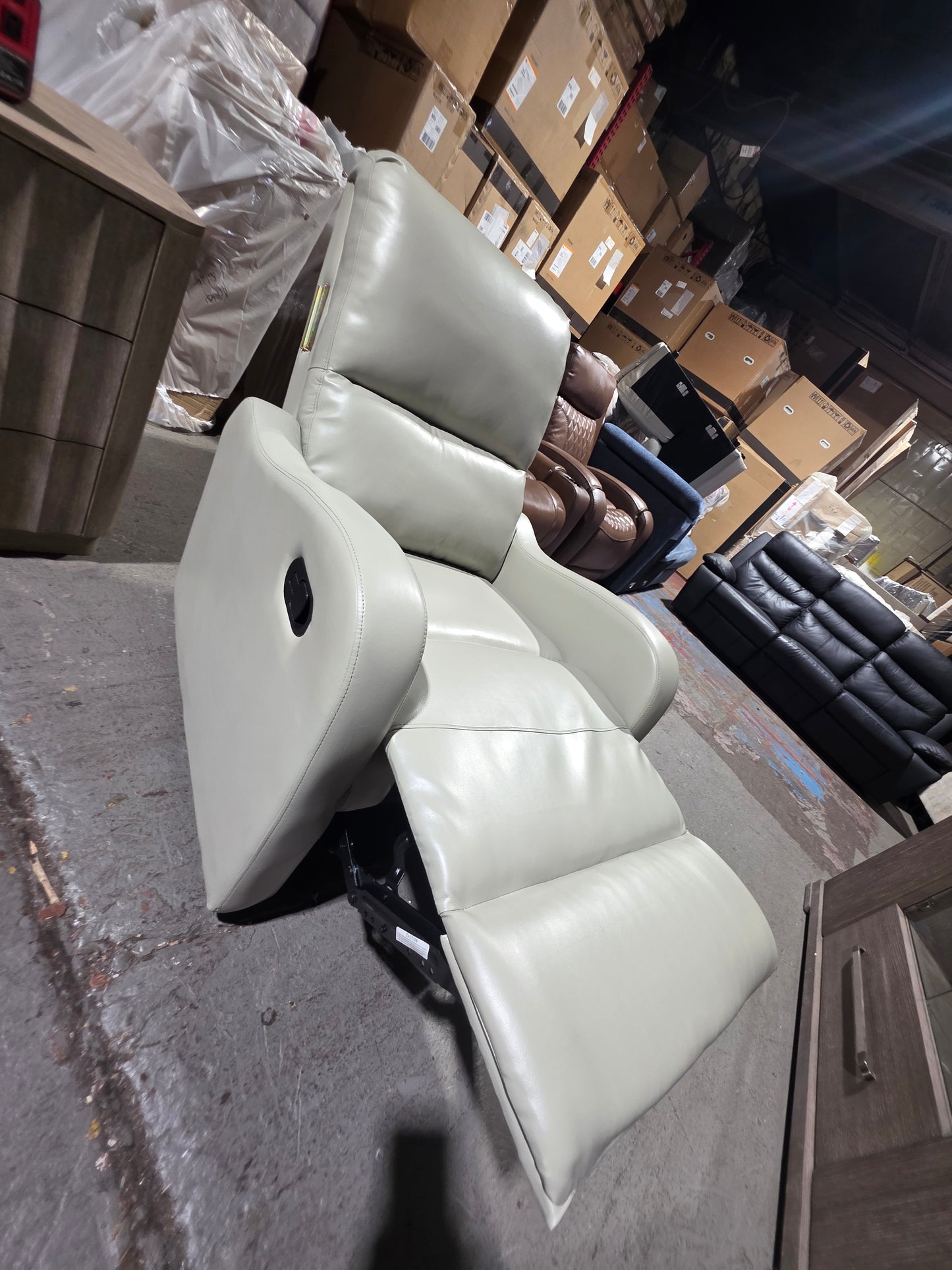 White Label Cynthia 30" Manual Recliner