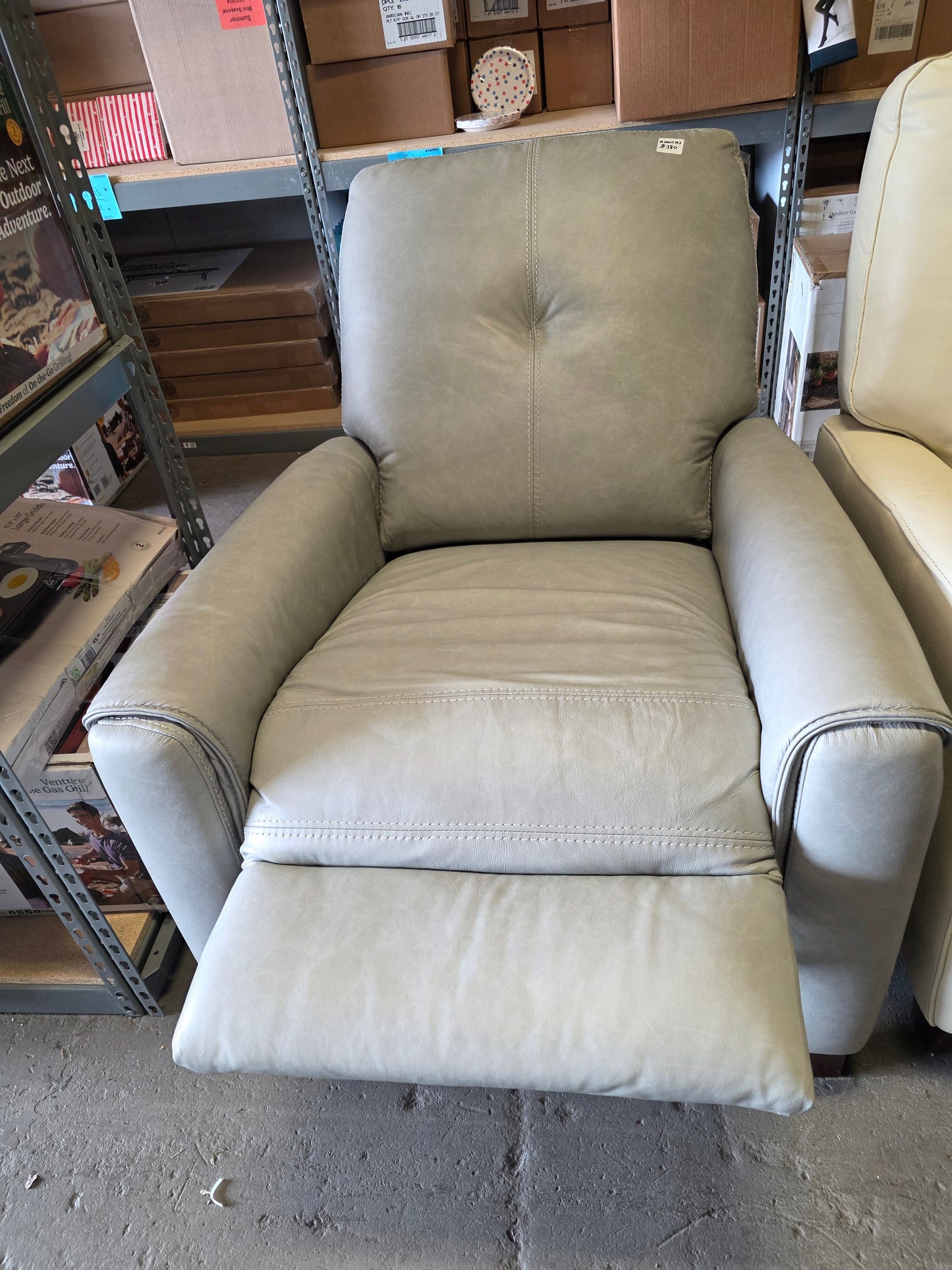 Ashlinn 34" Pushback Recliner (Grey)