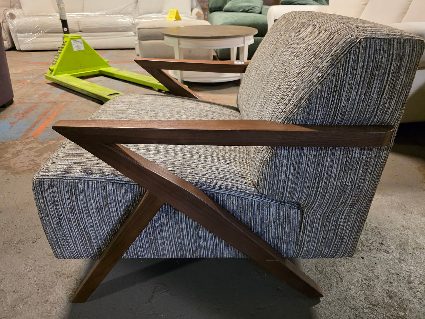 Barlien Fabric Accent Chair (Cocoa)