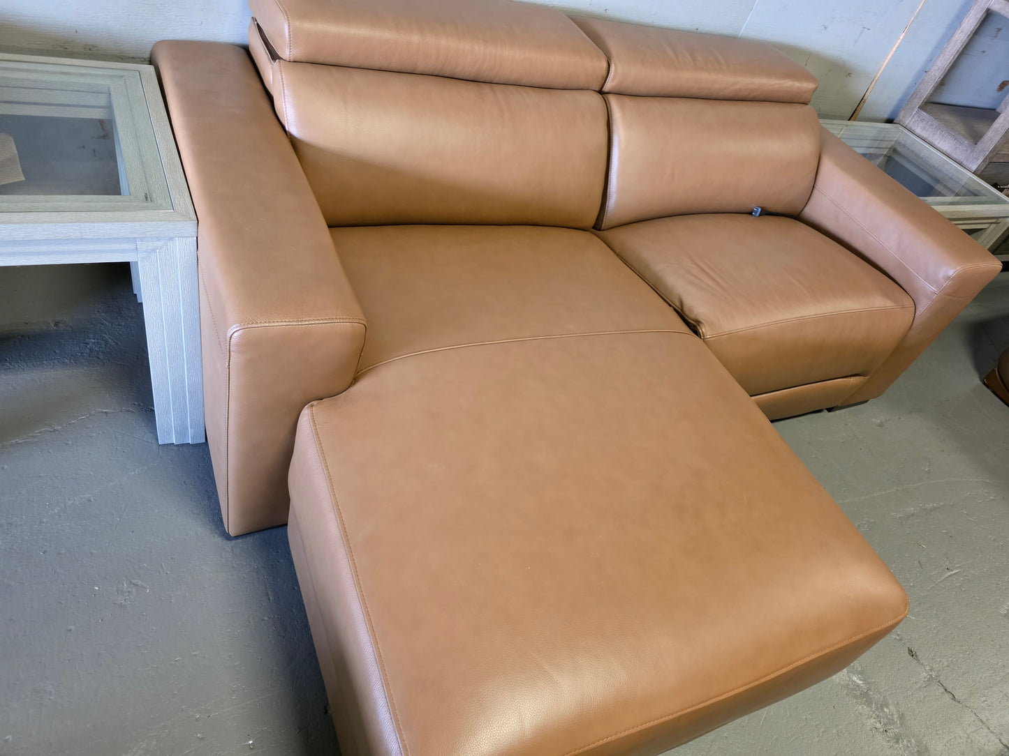Nevio 2-Pc. Leather Sectional with Chaise & 1 Power Recliner (Butternut)