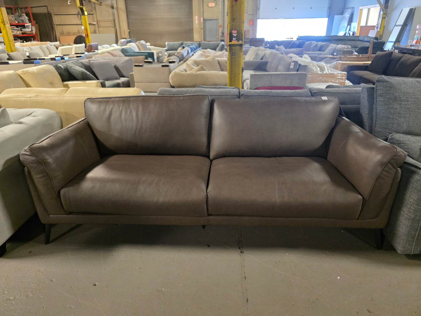Keery 91" Leather Sofa (Stout)