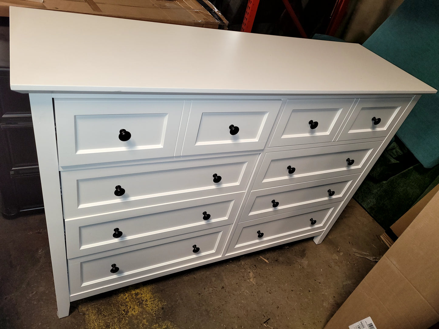 Hedworth Dresser (White) 8 Drawer