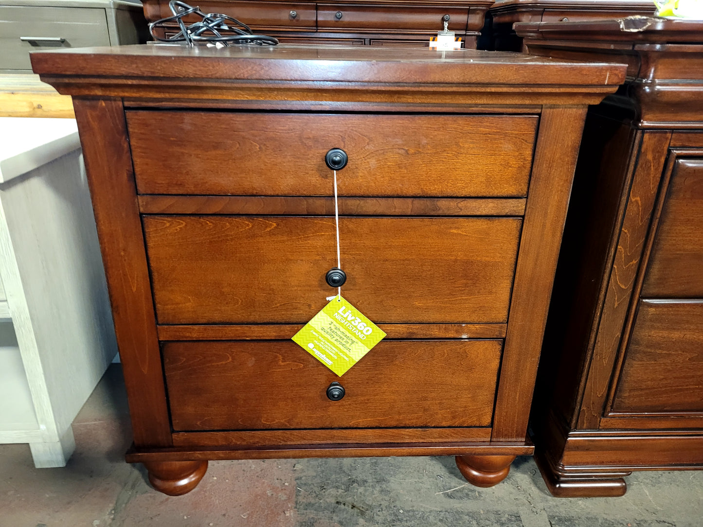 Cambridge Nightstand (Brown)