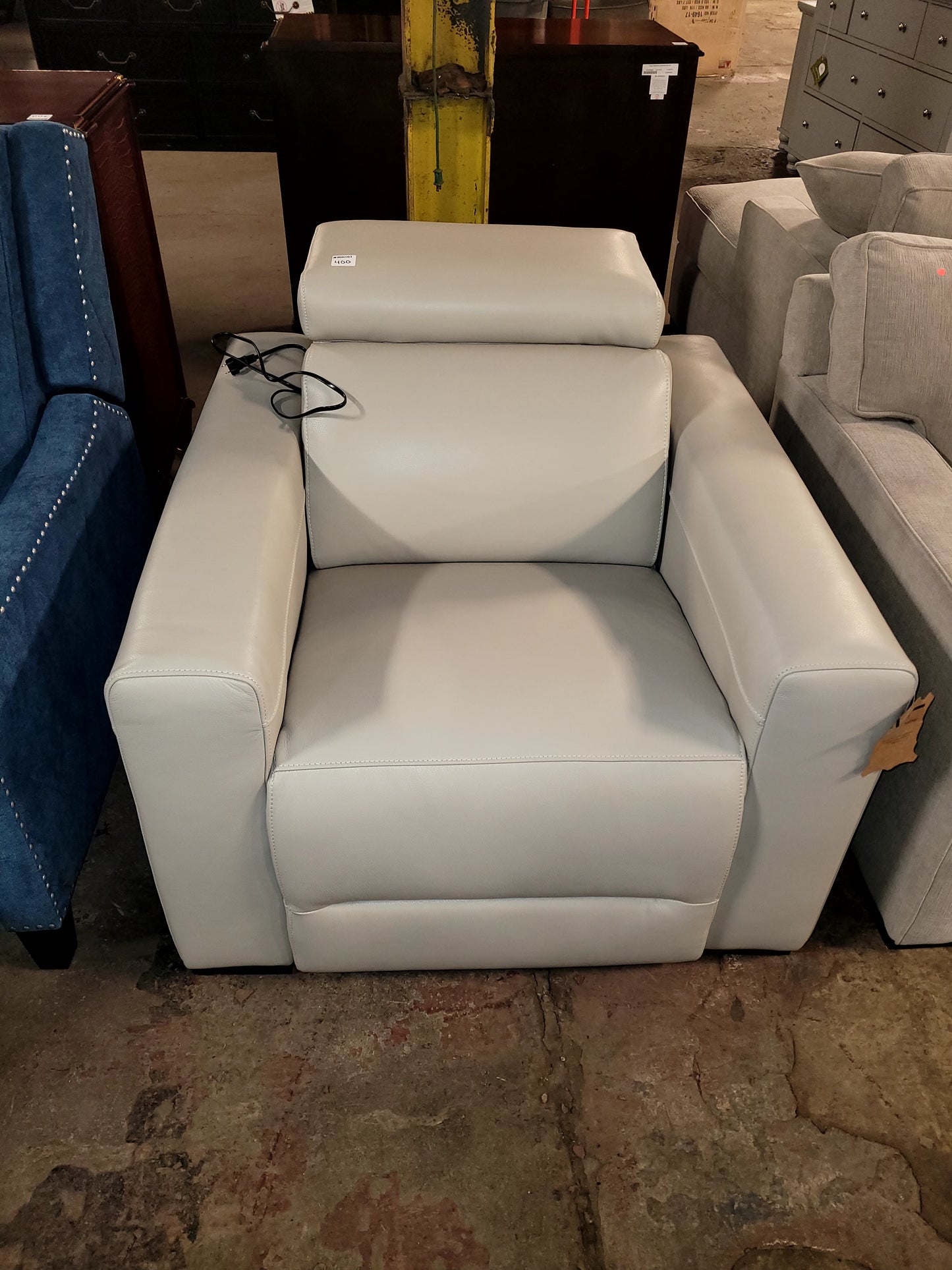 Nevio 39" Leather Power Recliner with Rachet Headrest (Argento Stone Ivory)