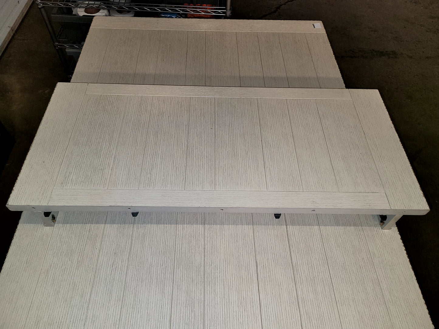 Aberdeen Off White Expandable Dining Table