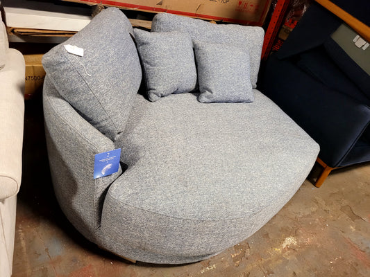 Circle Chaise (Light Blue)