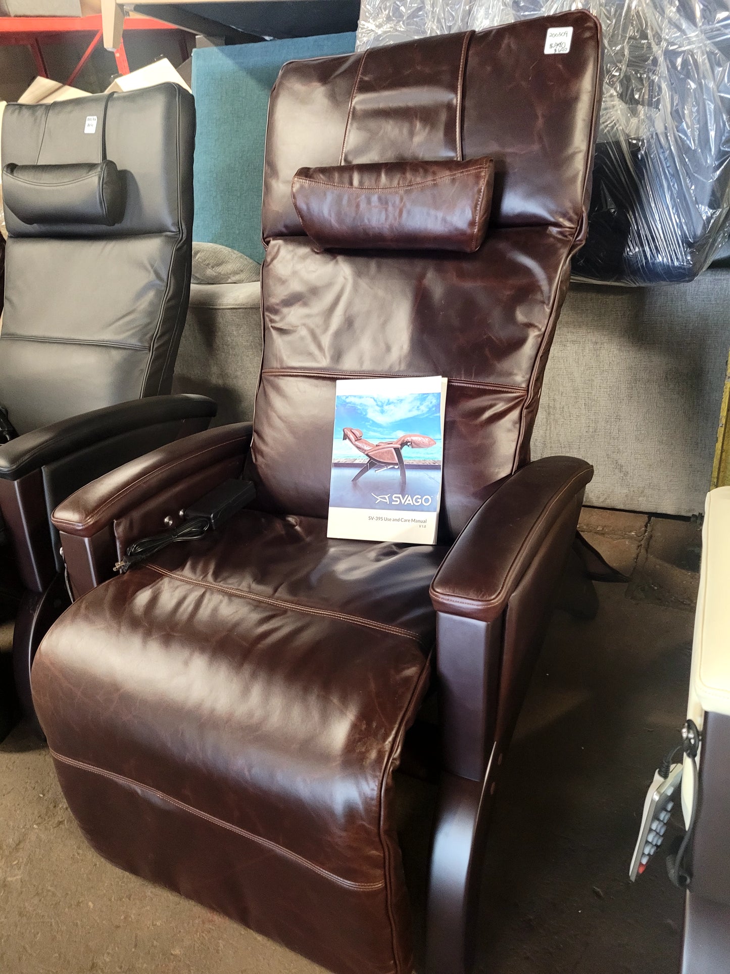 Svago Newton Zero Gravity Recliner (Mahogany Brown & Dark Walnut)