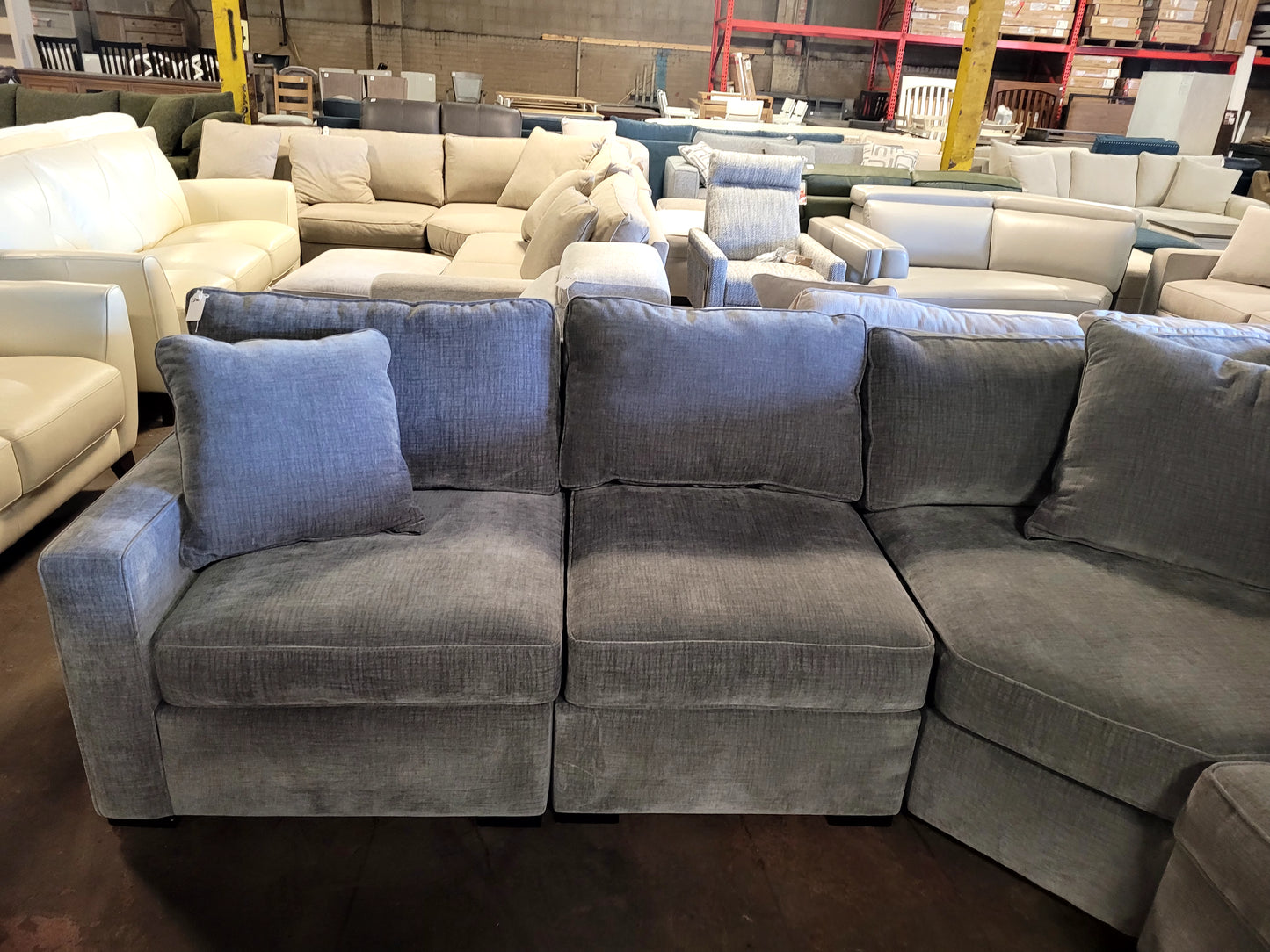 Radley 5pc Sectional Sofa (Custom Grey Fabric)