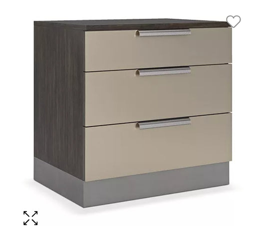 Caracole
La Moda Three Drawer Nightstand