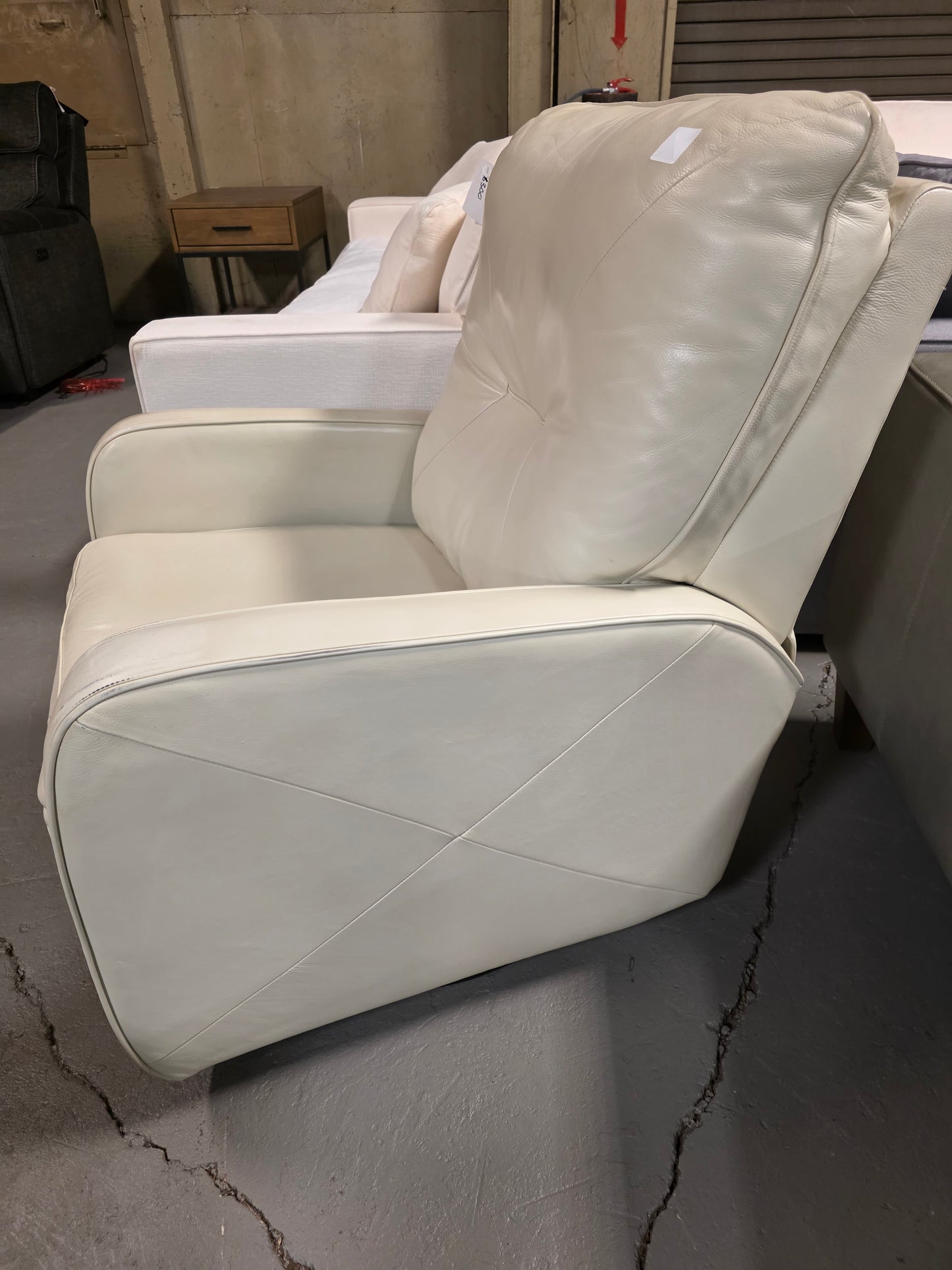 Finchley Leather Power Wallhugger Recliner