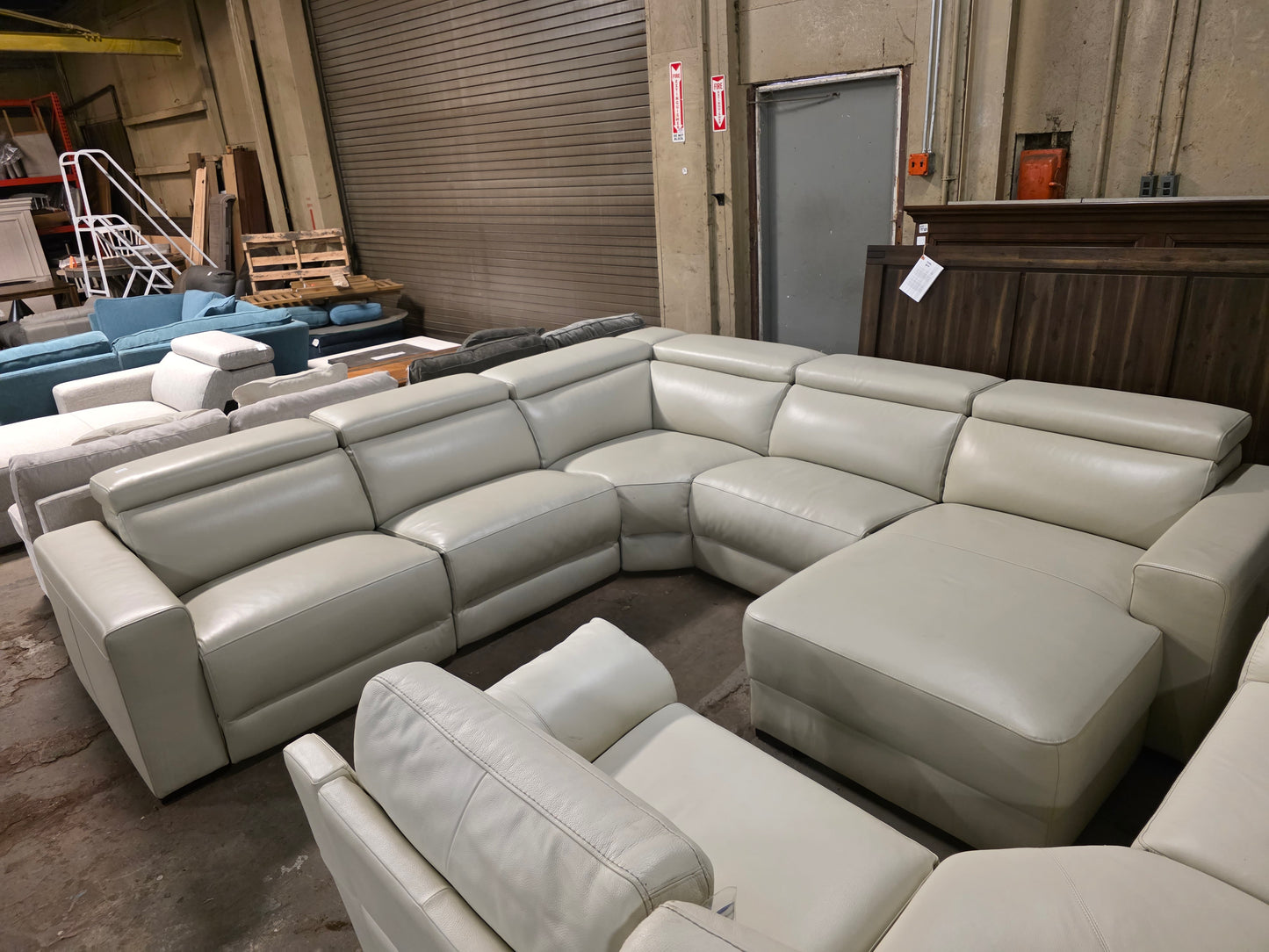Nevio Leather Power Reclining Sectional Sofa with Articulating Headrests (Argento Stone Ivory)