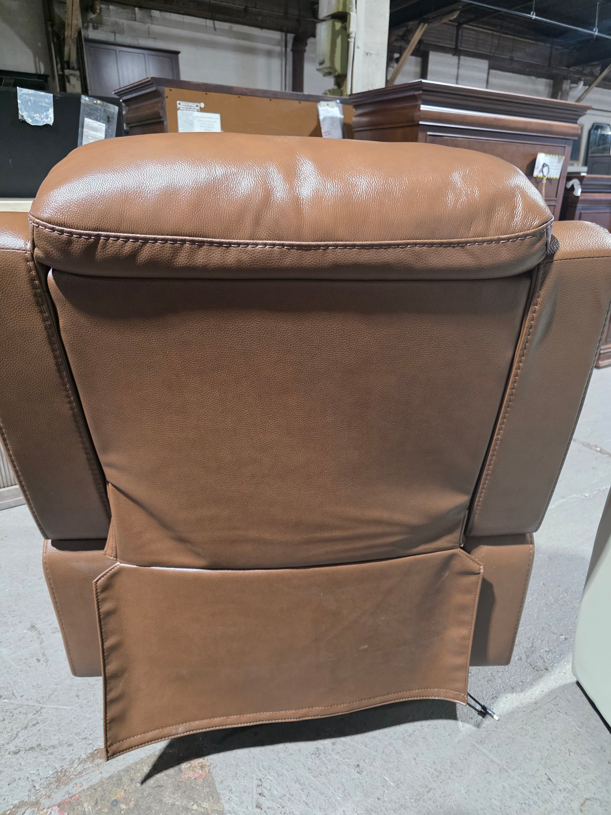 Leather Chair (Saddle Brown)