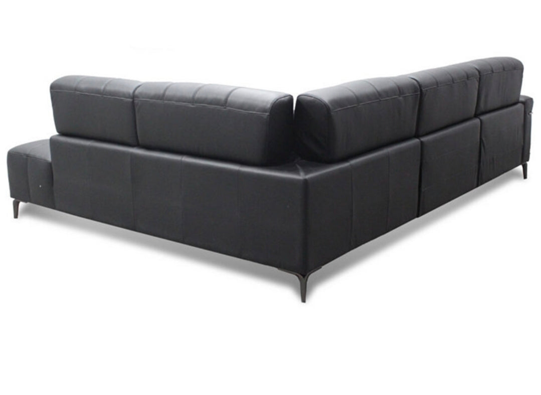 Wyndill 2-Pc. Leather Sectional with 2 Power Recliners (Black)