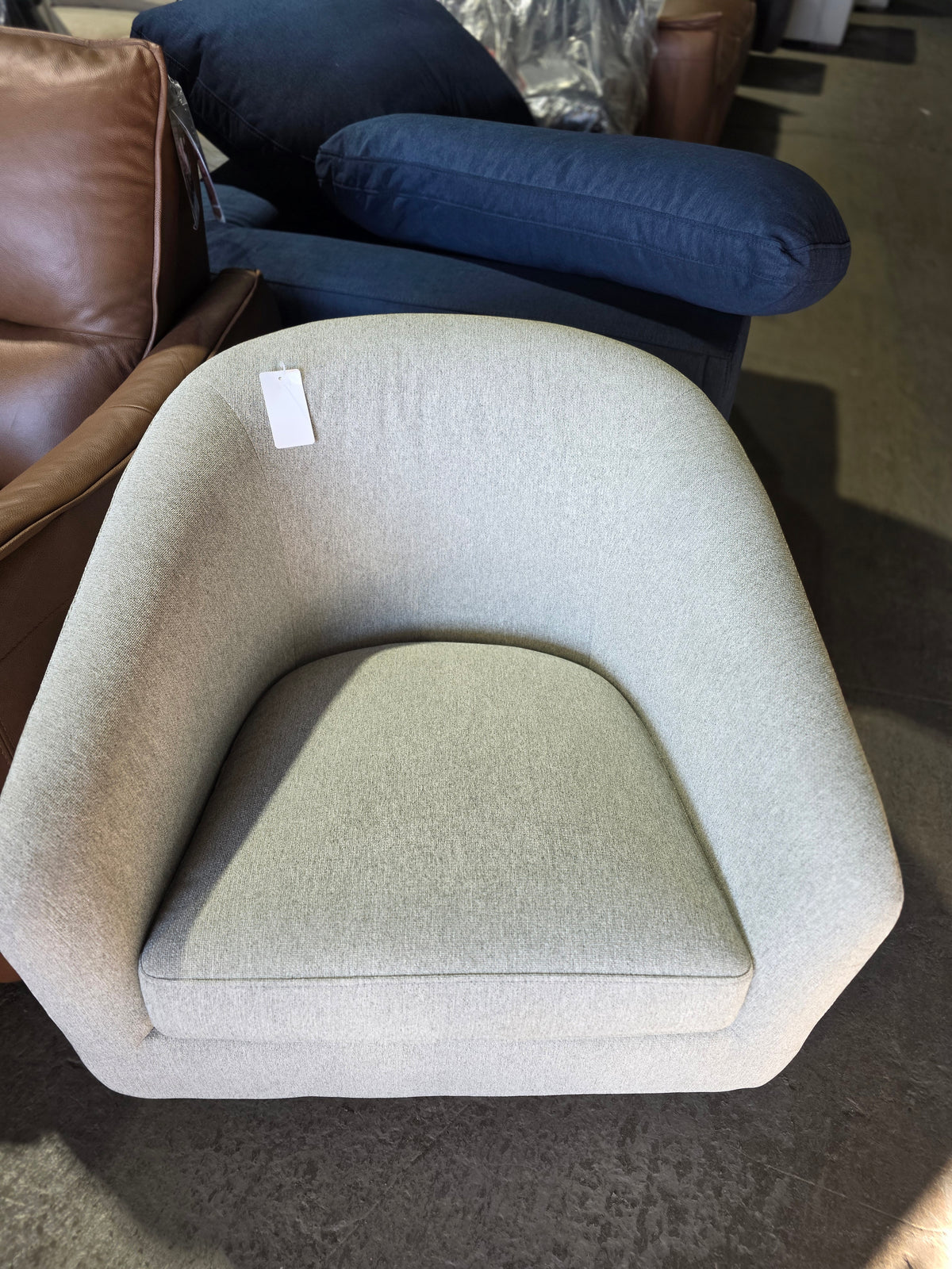 Solvie Fabric Swivel Chair (Dove)