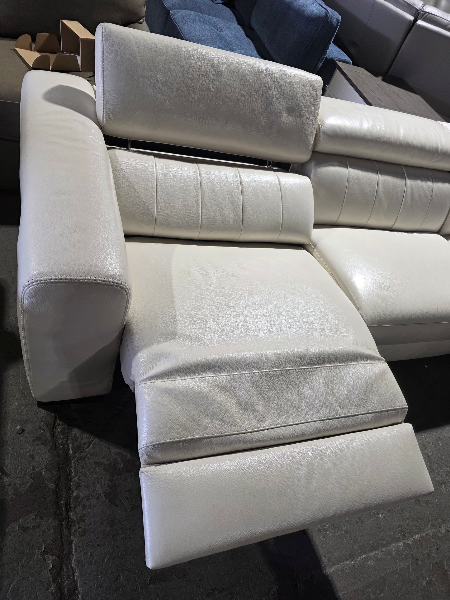 Rinan 3-pc. Leather Sectional with 2 Power Recliners (Cream)