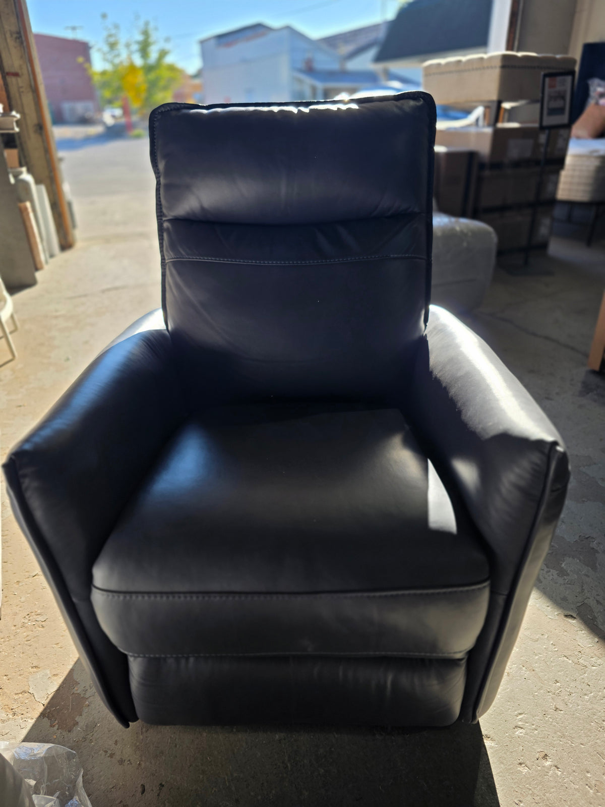 Violino Kelli Power Leather Recliner-Zen Indiago Navy Blue
