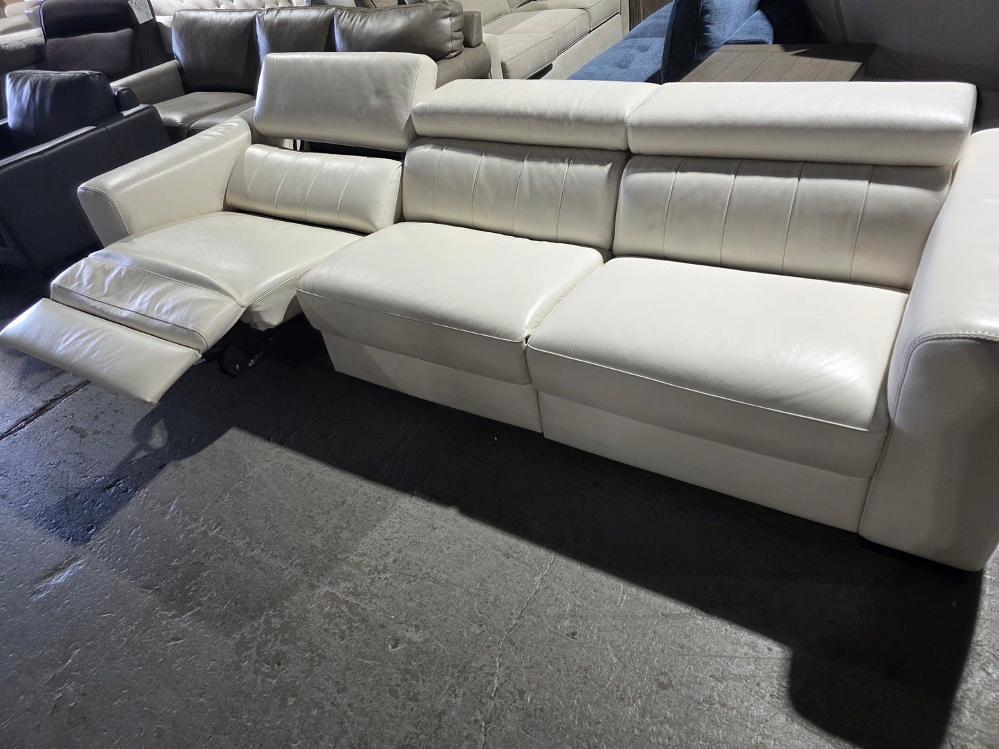 Rinan 3-pc. Leather Sectional with 2 Power Recliners (Cream)