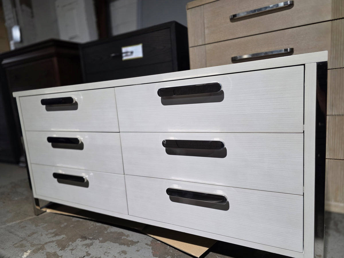 Stratum Dresser