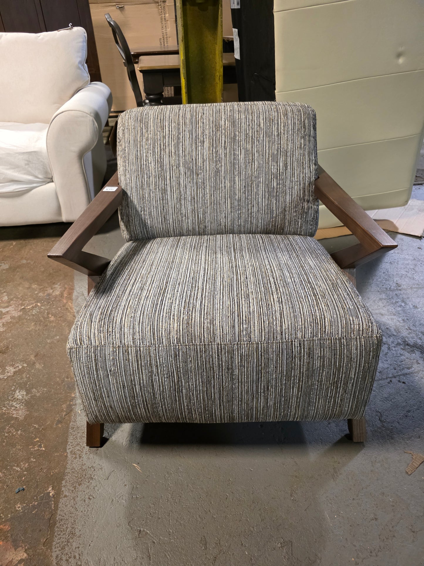 Barlien Fabric Accent Chair (Cocoa)