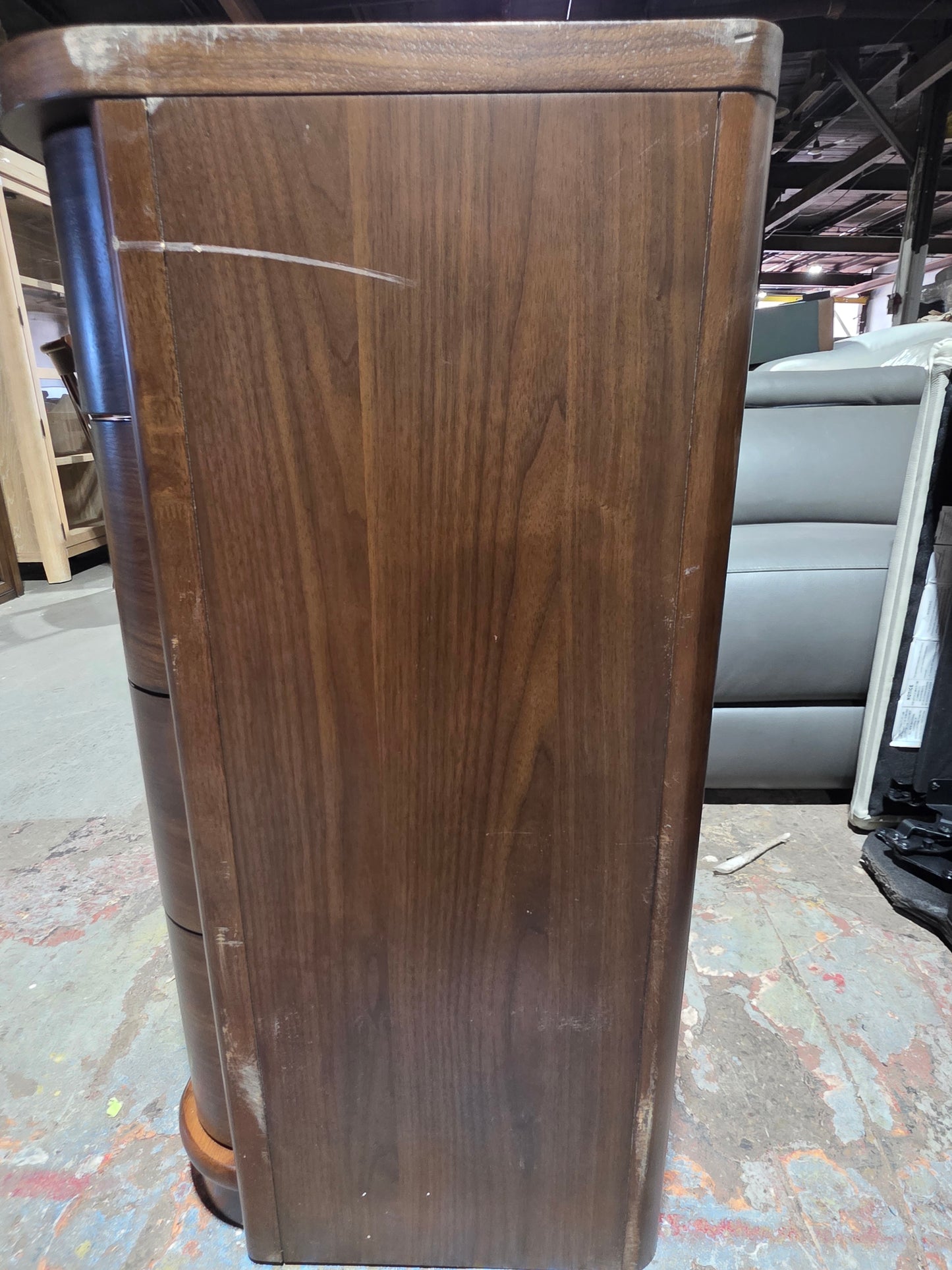 Amelie 37" Wood 8-Drawer Dresser