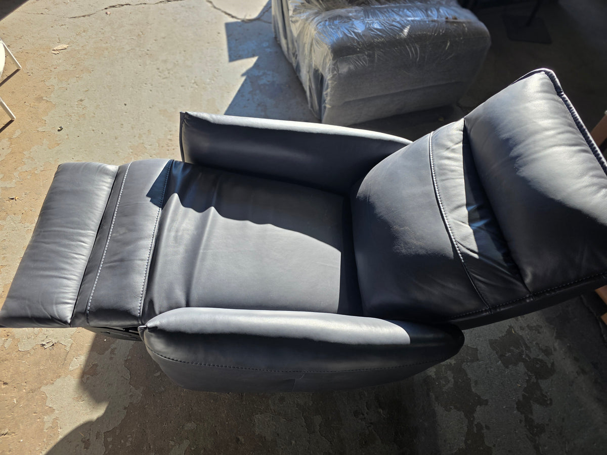 Violino Kelli Power Leather Recliner-Zen Indiago Navy Blue