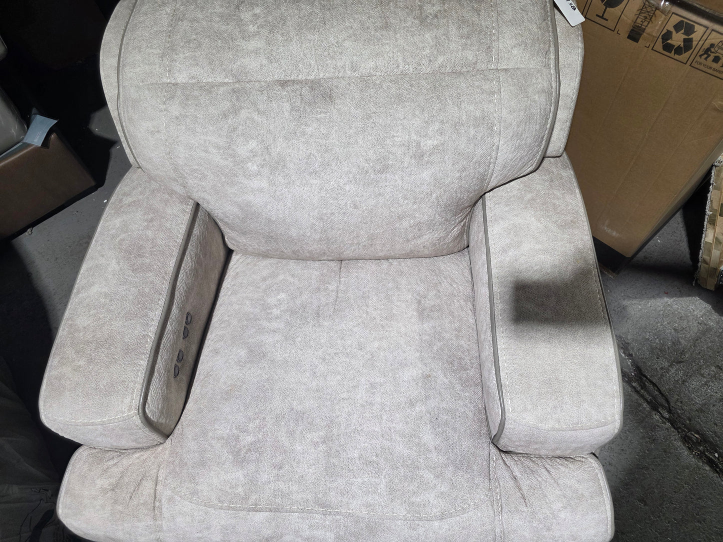 Sebaston 40" Fabric Recliner