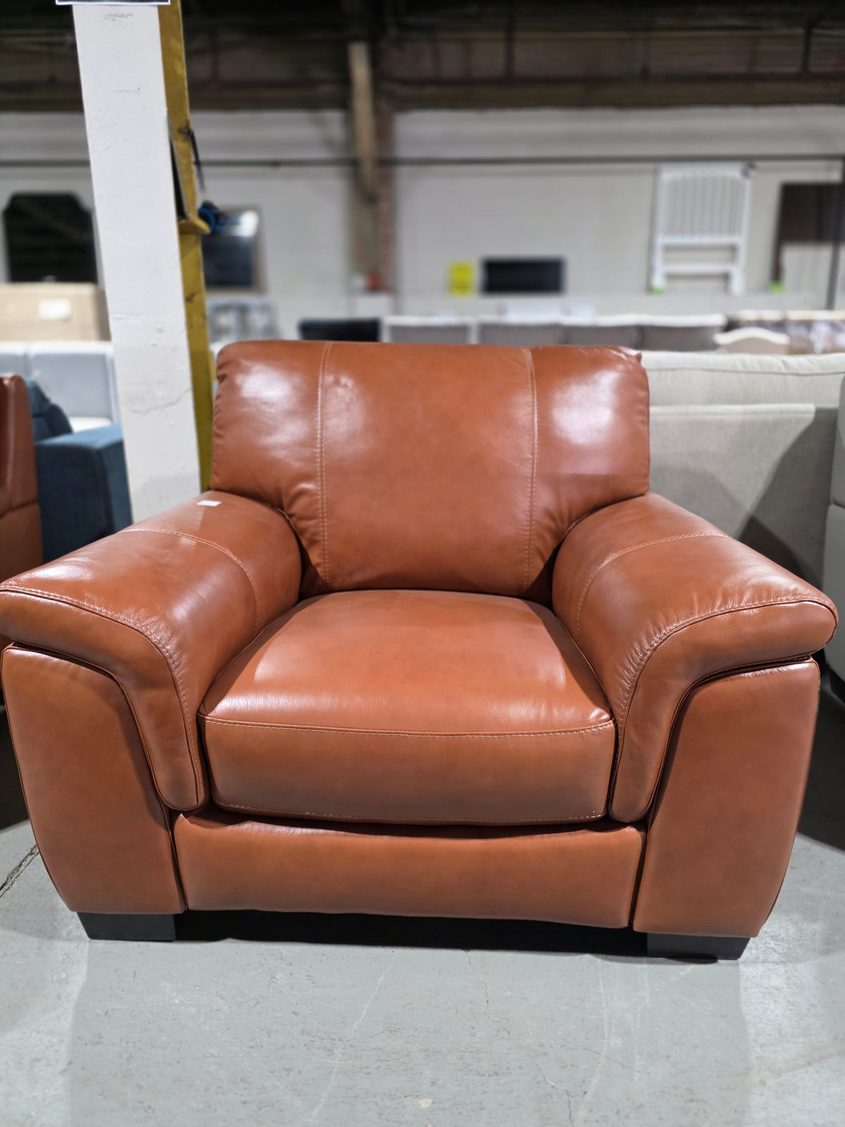 Cobbie Leather 46" (Brandy)