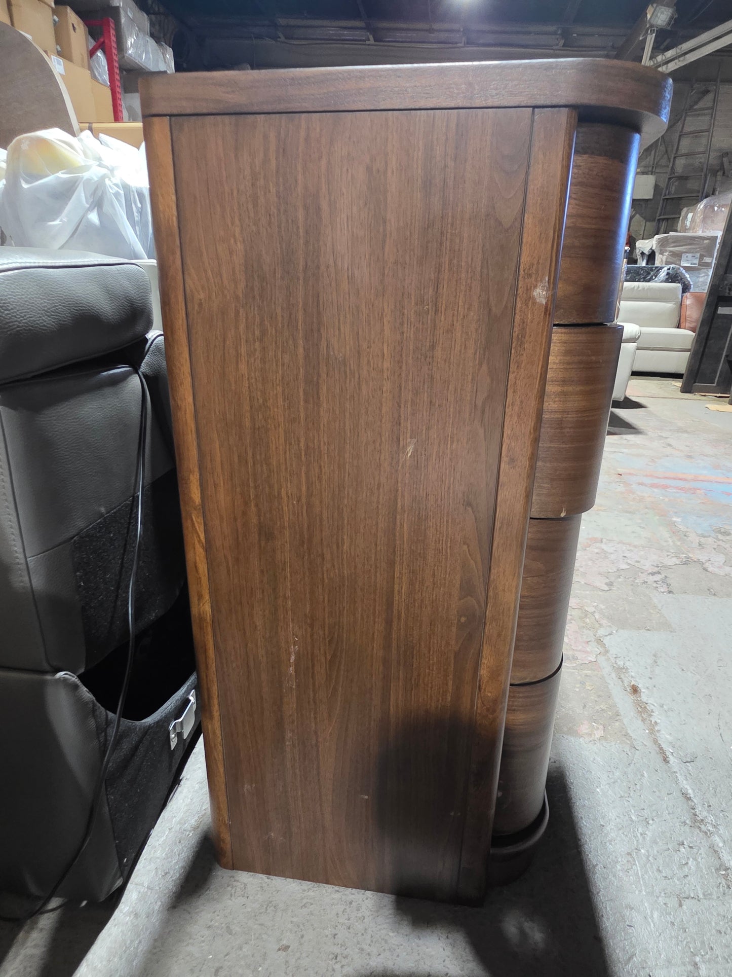 Amelie 37" Wood 8-Drawer Dresser