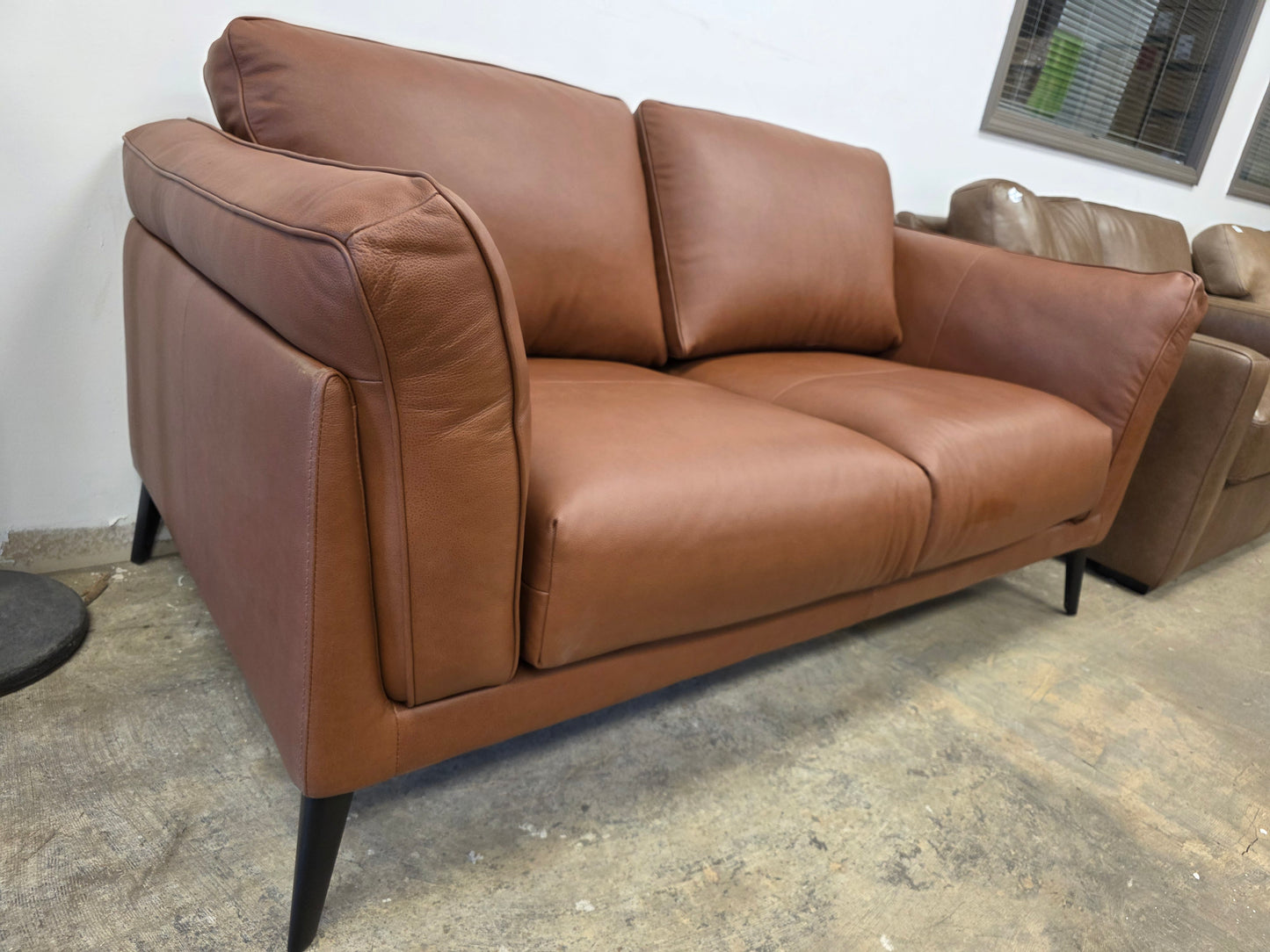Keery Leather Loveseat (Caramel)
