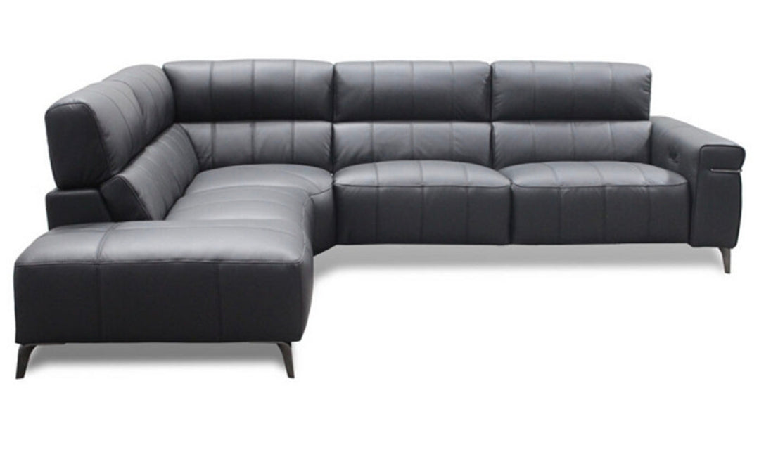 Wyndill 2-Pc. Leather Sectional with 2 Power Recliners (Black)