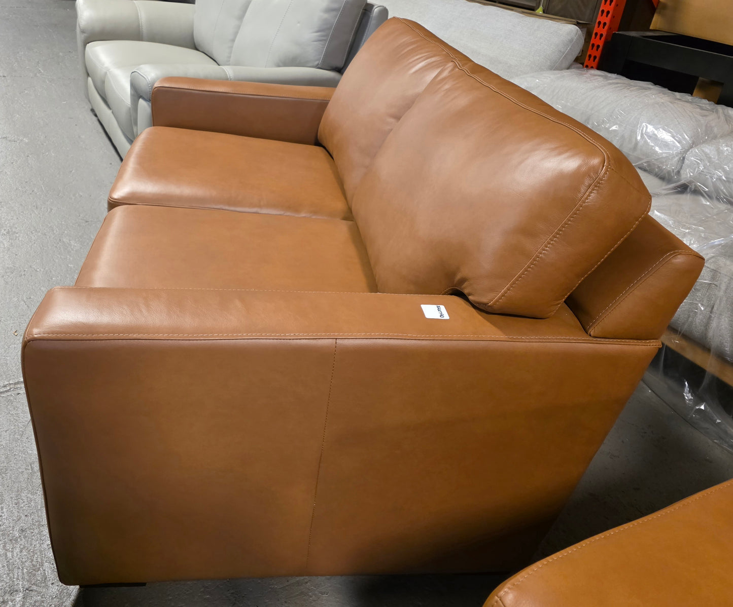 Radley 61" Leather Loveseat (Butternut)