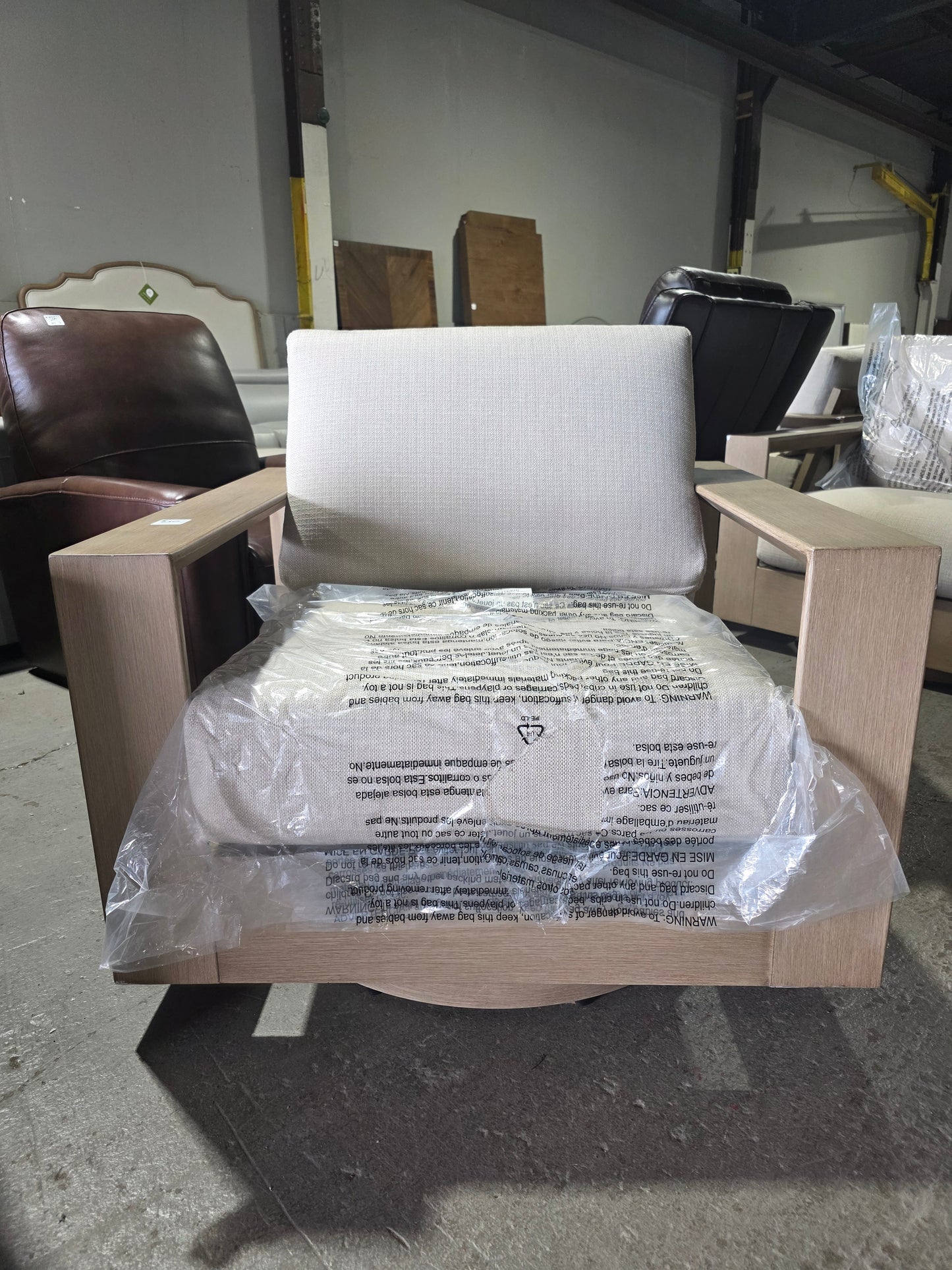 Mansfield Outdoor Swivel Club Chair