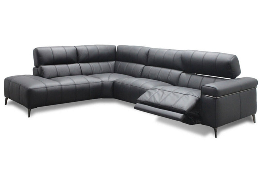 Wyndill 2-Pc. Leather Sectional with 2 Power Recliners (Black)
