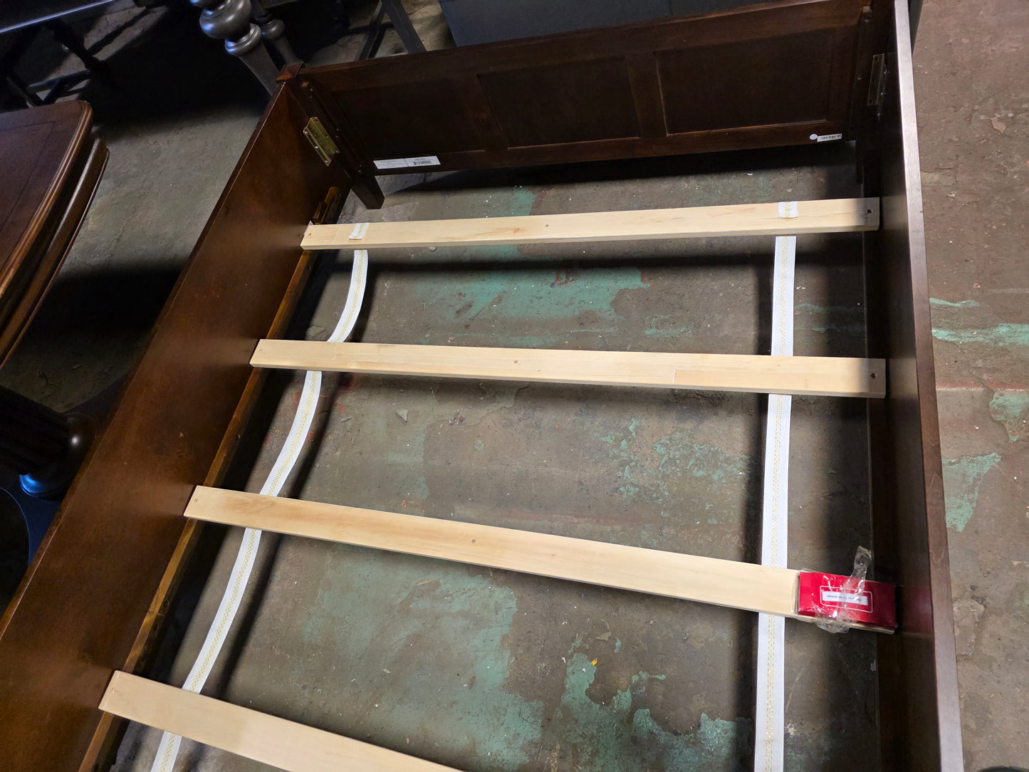 Hedworth Full Bedframe (Brown)