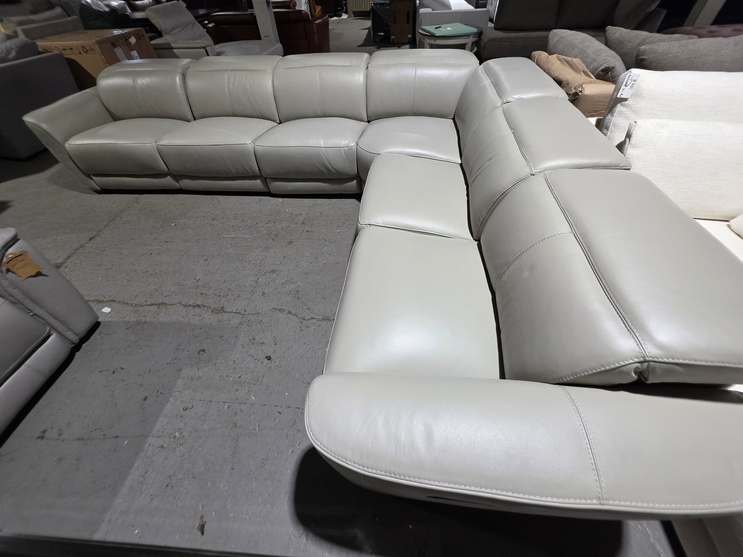 Lexanna 6-pc. Leather Sectional w/ 5 recliners (Ash Grey)