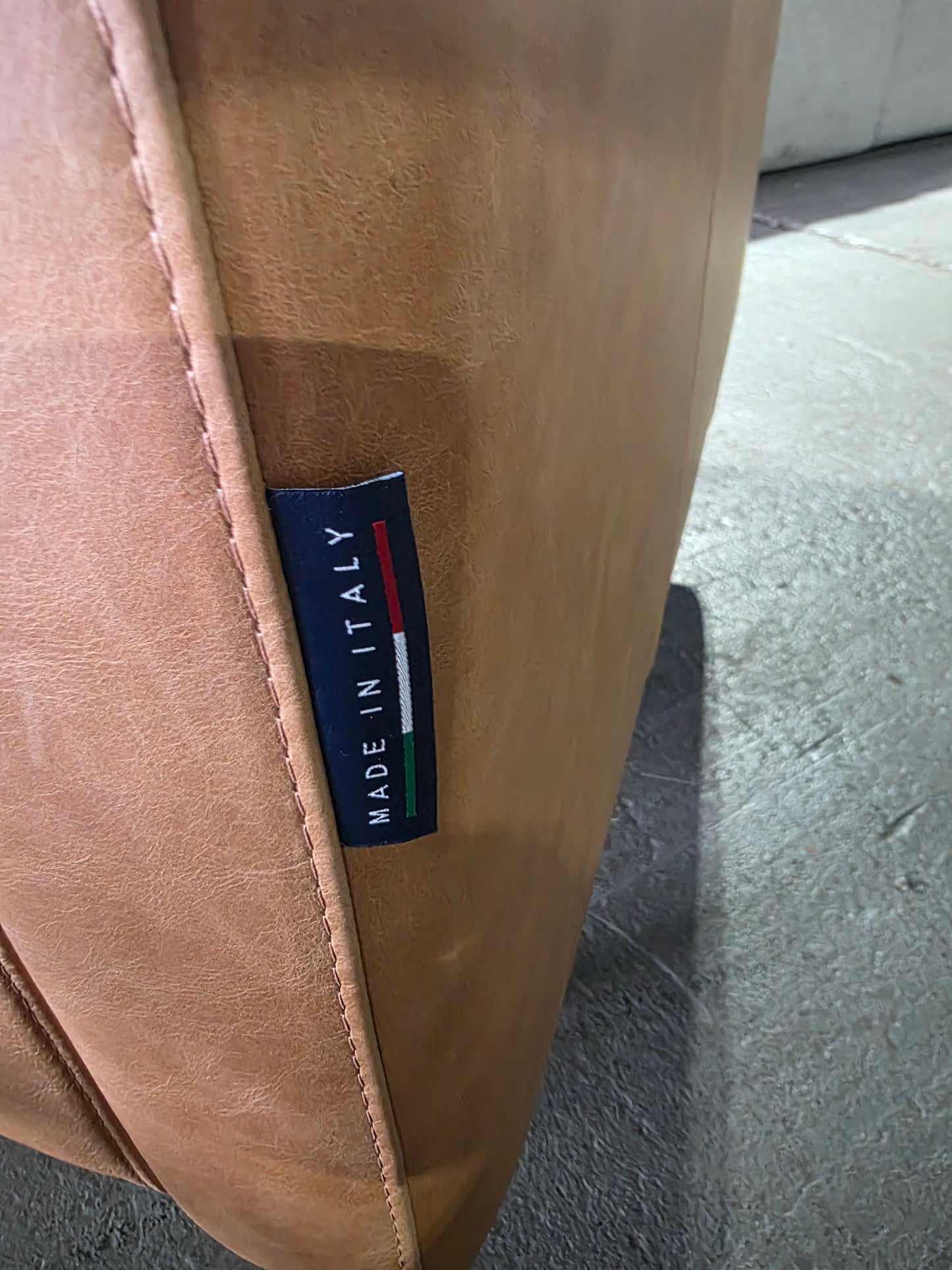 Chateau d'Ax Rotolo Leather Chair (Tan)