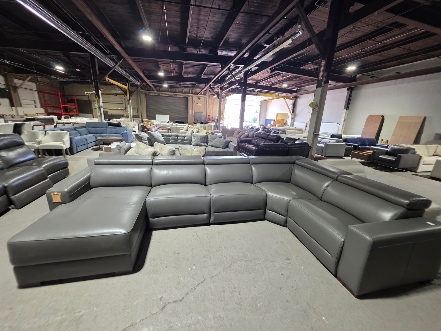 Nevio 5-pc Leather Sectional, 3 Power Recliners (Smoke Grey)