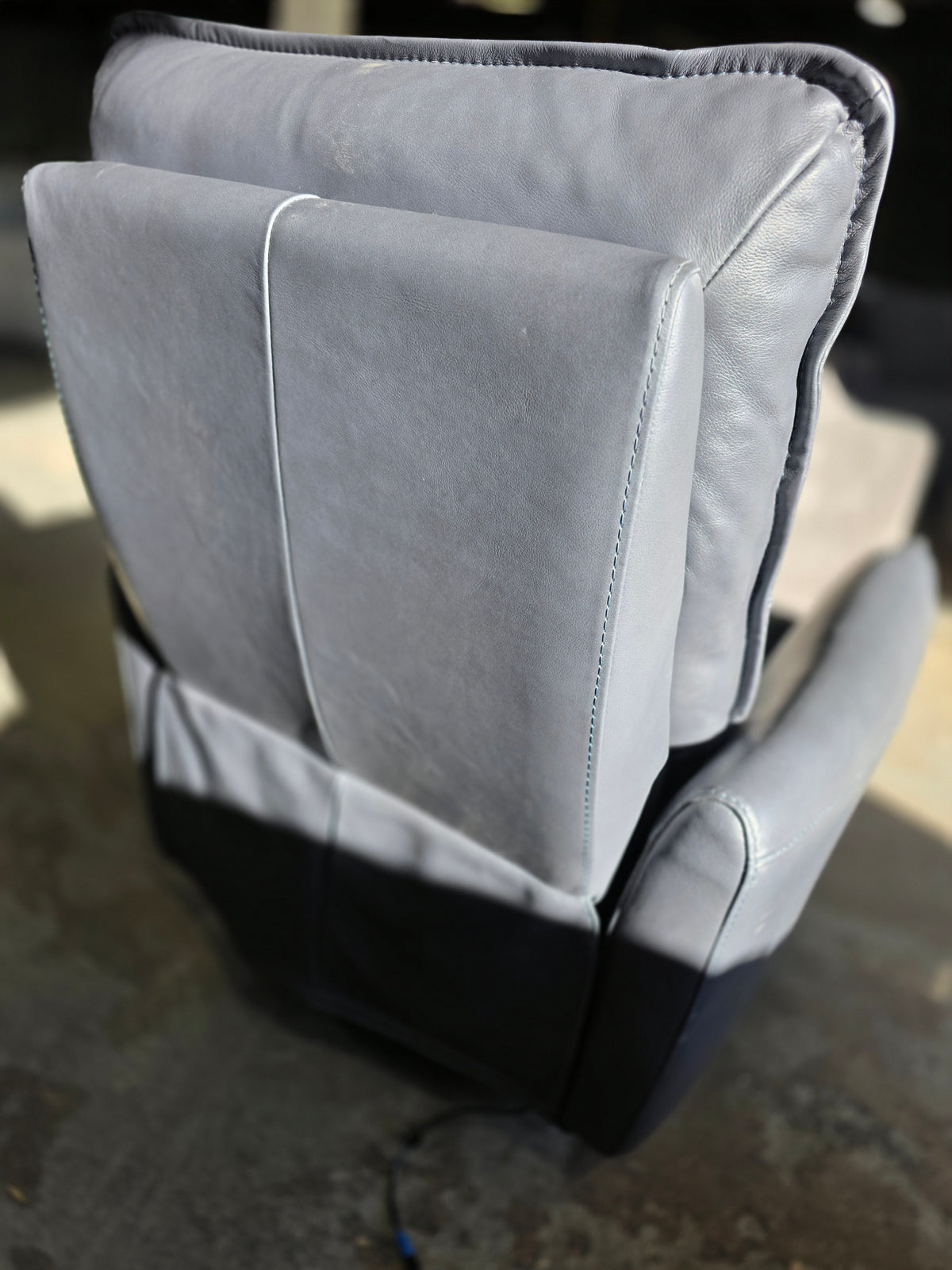 Violino Kelli Power Leather Recliner-Zen Indiago Navy Blue