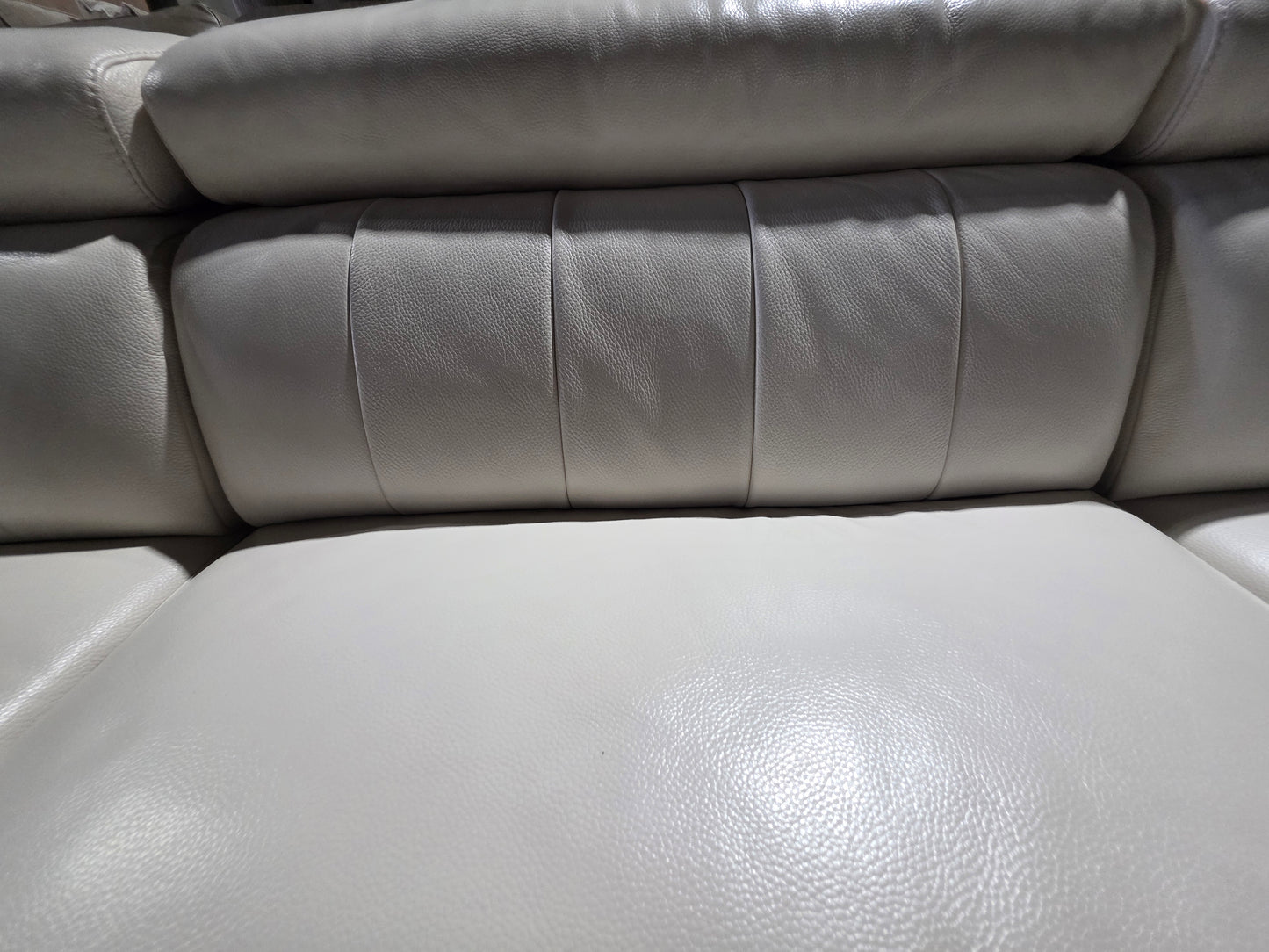 Rinan 3-pc. Leather Sectional with 2 Power Recliners (Cream)