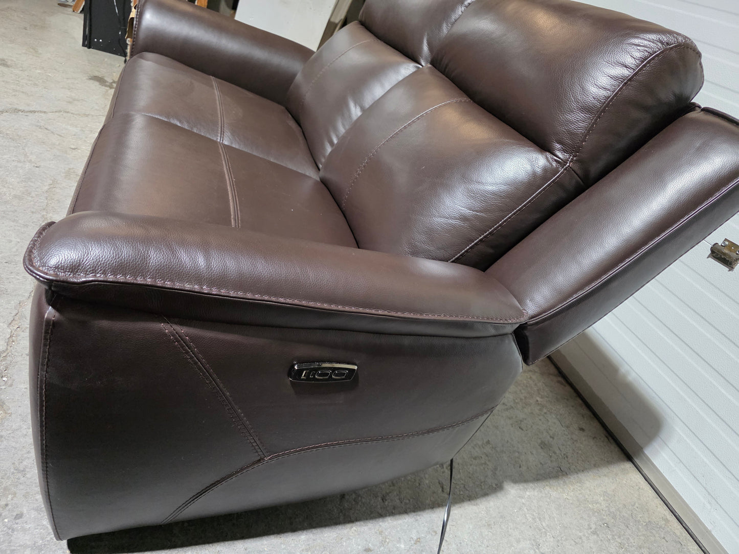Addyson 64" 2-Pc. Leather Sofa with 2 Zero Gravity
Recliners with Power Headrests/ Chocolate