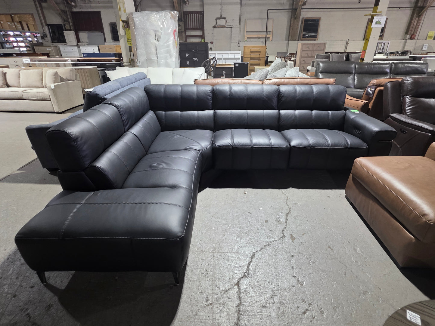 Wyndill 2-Pc. Leather Sectional with 2 Power Recliners (Black)