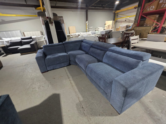 Nevio 4-Pc Fabric Sofa w/ 2 power Recliners