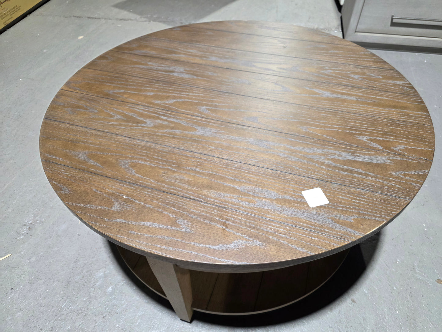 Dawnwood 38" Wood Round Cocktail Table (Wheat)